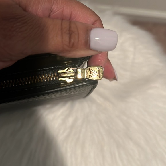 LV EPI NOIR LEATHER POCHETTE CLUTCH - Picture 6 of 7